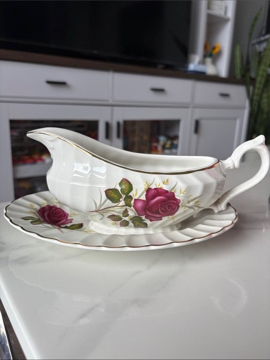 Other - Vintage Anniversary Rose by Myott England Gravy Boat with Underplate